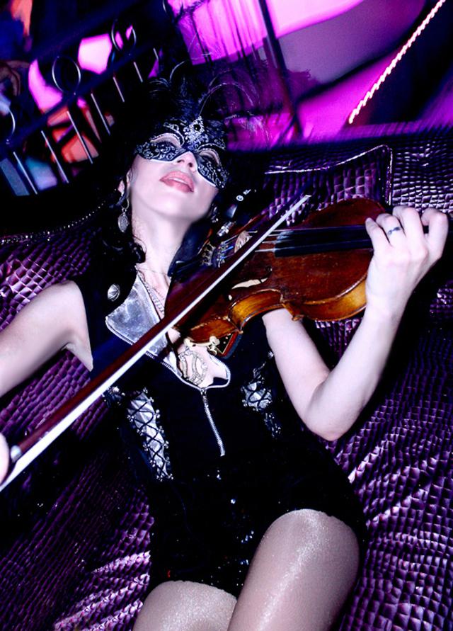 Burlesque Violin Show / Geigen Show Disko / Disko - Violinen Show / Pop Geigerin / Disko Violinistin Esmeralda